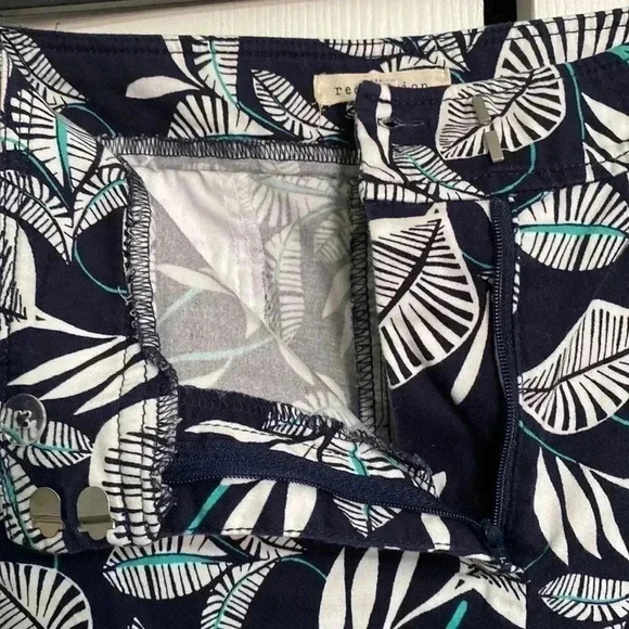 Recreation navy & white leaf shorts - Picture 7 of 11